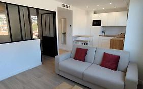 APPARTEMENT MODERNE - CONFORT - CLIMATISATION - MER - SOLEIL- Menton